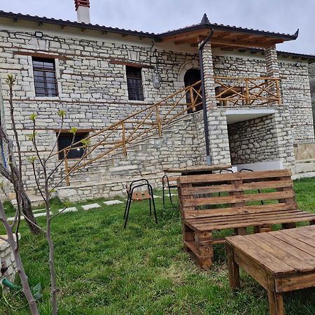 Villa Shpiragu Village Experience Berat Eksteriør billede