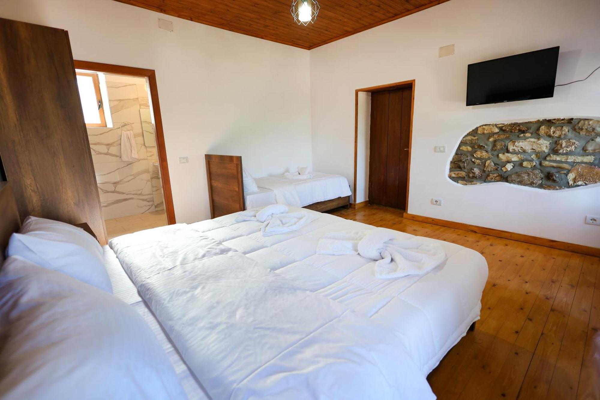 Villa Shpiragu Village Experience Berat Eksteriør billede