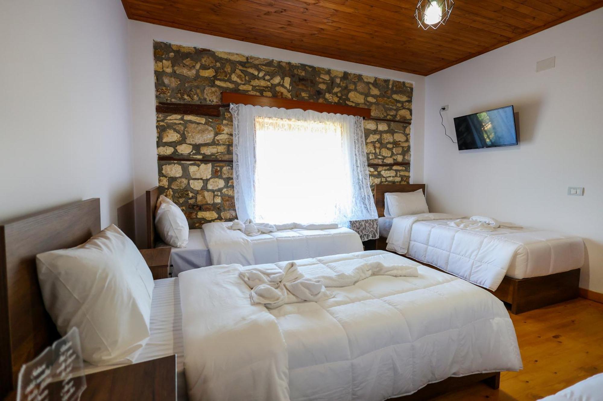 Villa Shpiragu Village Experience Berat Eksteriør billede