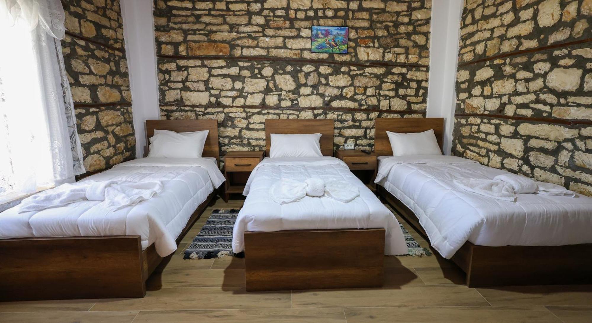 Villa Shpiragu Village Experience Berat Eksteriør billede