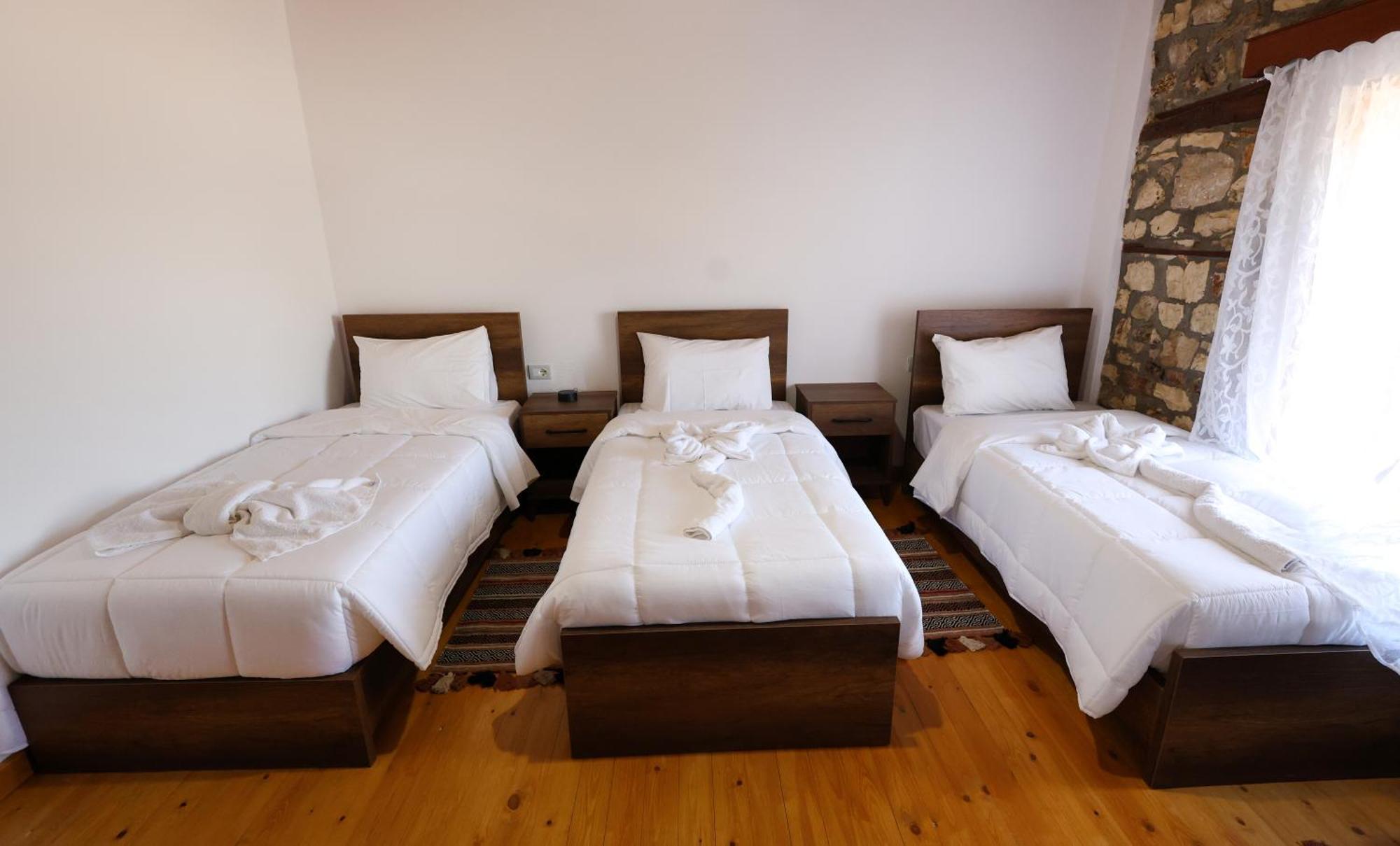 Villa Shpiragu Village Experience Berat Eksteriør billede