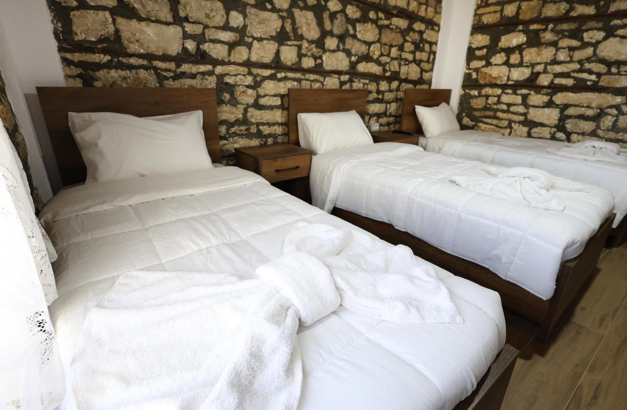 Villa Shpiragu Village Experience Berat Eksteriør billede