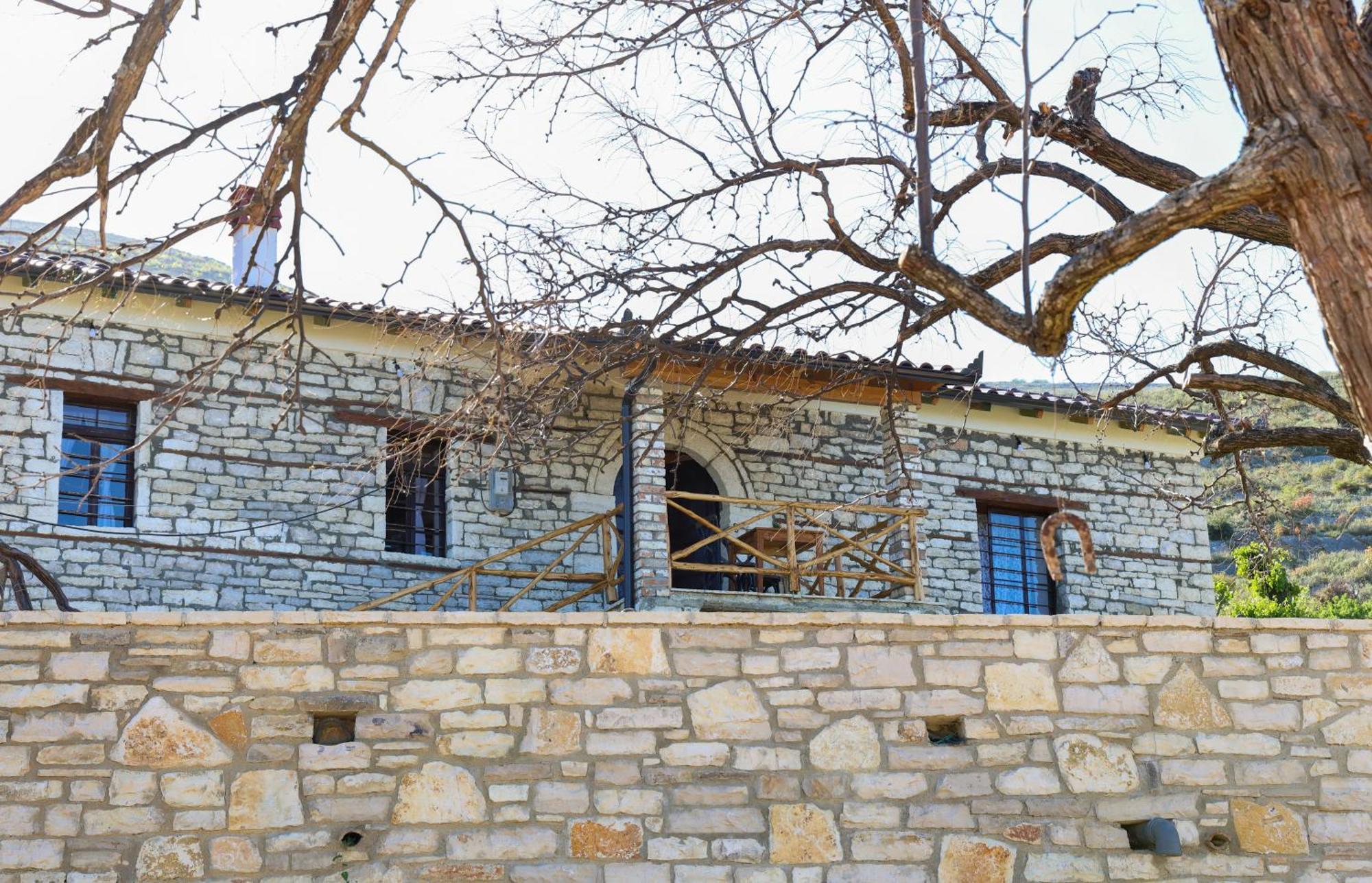 Villa Shpiragu Village Experience Berat Eksteriør billede