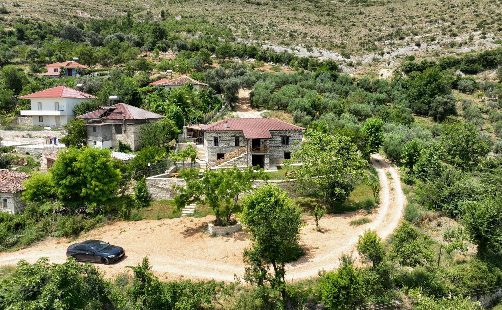 Villa Shpiragu Village Experience Berat Eksteriør billede