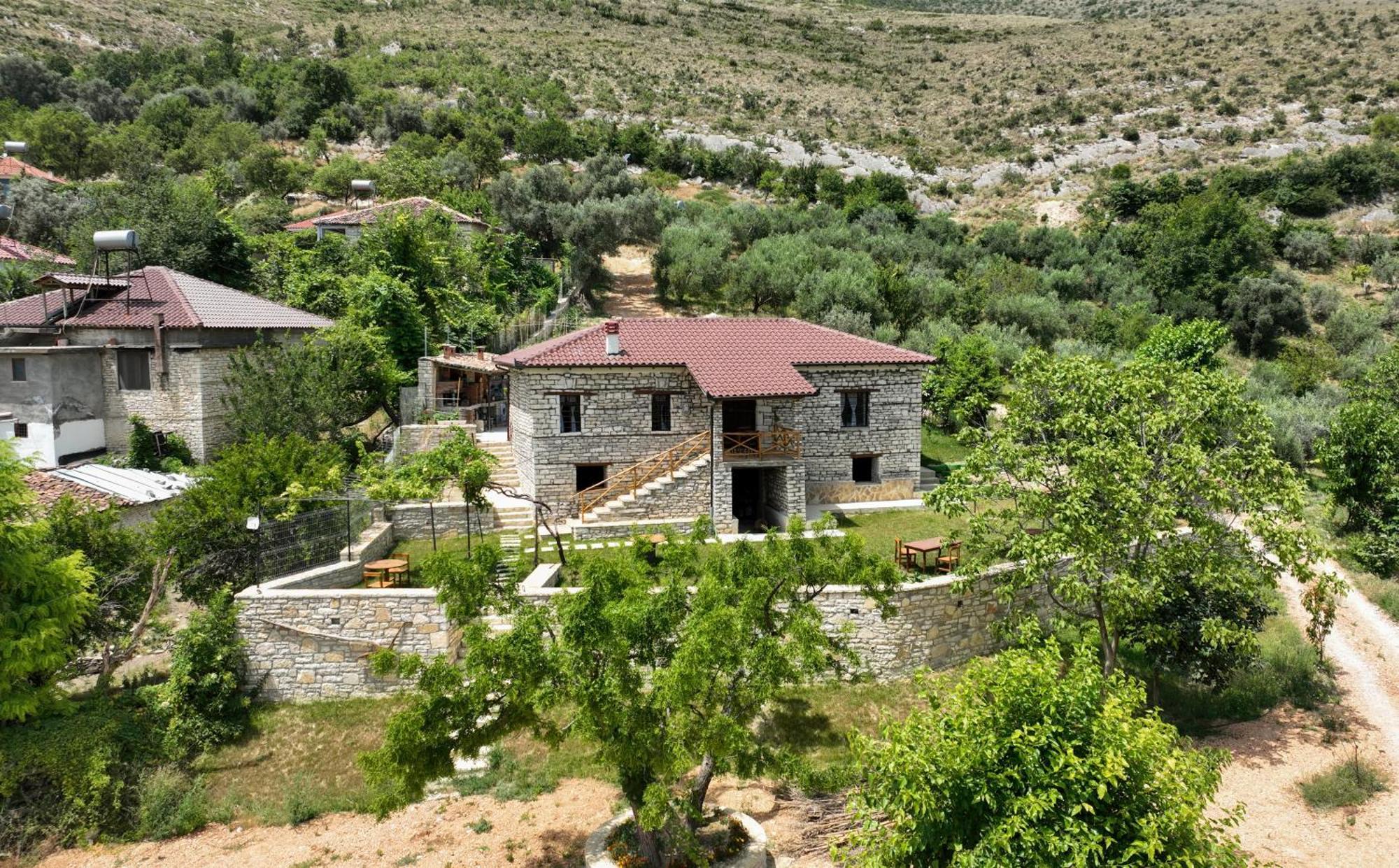 Villa Shpiragu Village Experience Berat Eksteriør billede